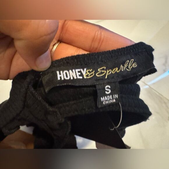 Black bodysuit with ruffled shoulder details  #23 - Picture 2 of 4